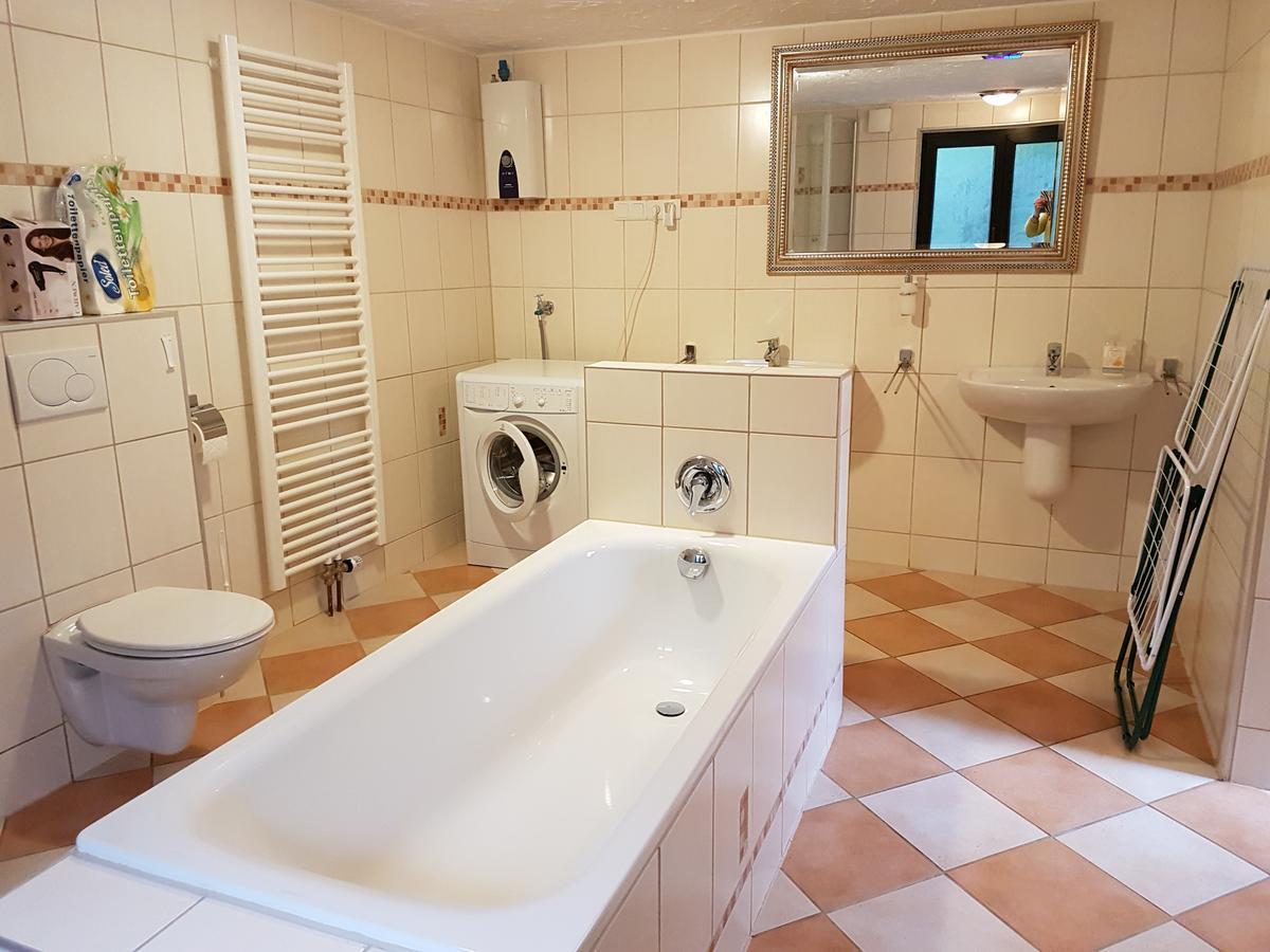 Haus Am Bachgasse - Haus Von 1777 Mit Sauna Zell an der Mosel Dış mekan fotoğraf